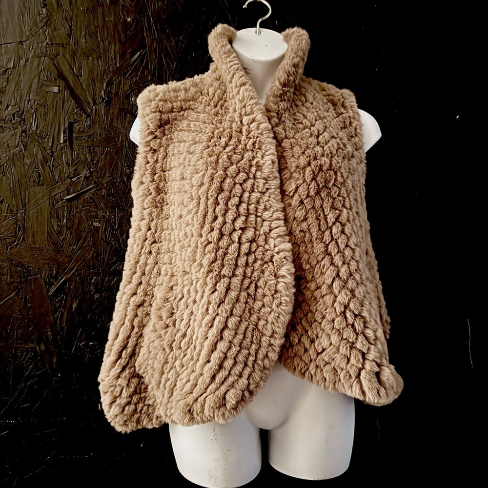 Love Token Plush taupe Faux Fur Vest